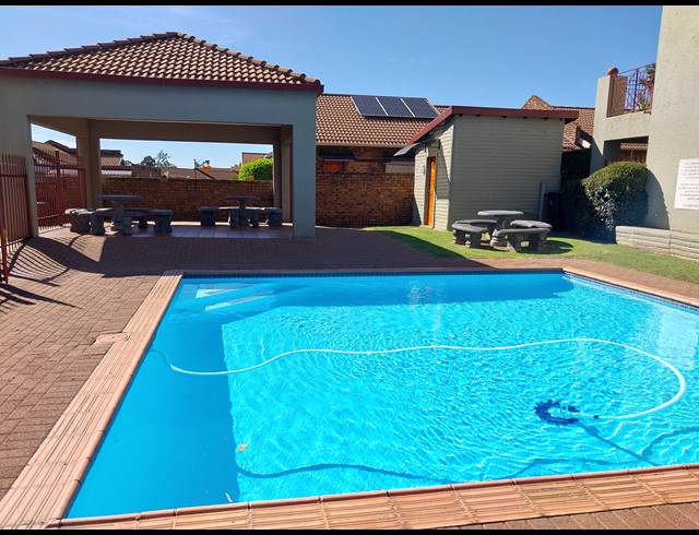 2 BEDROOM TOWNHOUSE FOR SALE IN RANDHART
